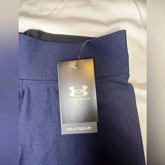 I’m selling Under Armor navy biker shorts new with tags! - Picture 3 of 7